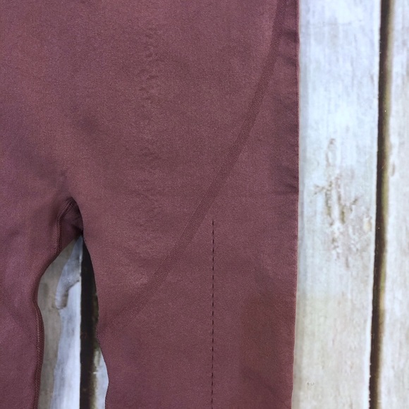 Fabletics High Waisted Sculptknit Charisma 7/8 Athletic Leggings - Picture 4 of 6